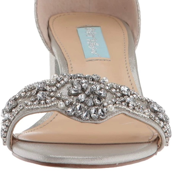 ❤️ Betsey Johnson silver healed sandal with gem rhinestones - Picture 2 of 5